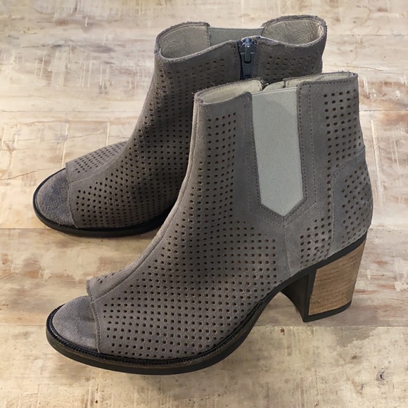 Bos.Co Grey perforated peep toe ankle boots - Picture 1 of 10